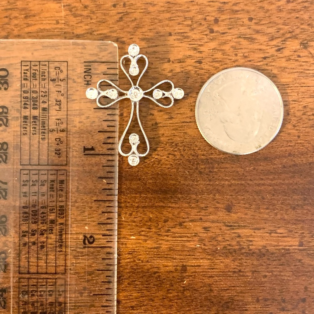 10kt White Gold Diamond Cross - Picture 6 of 7